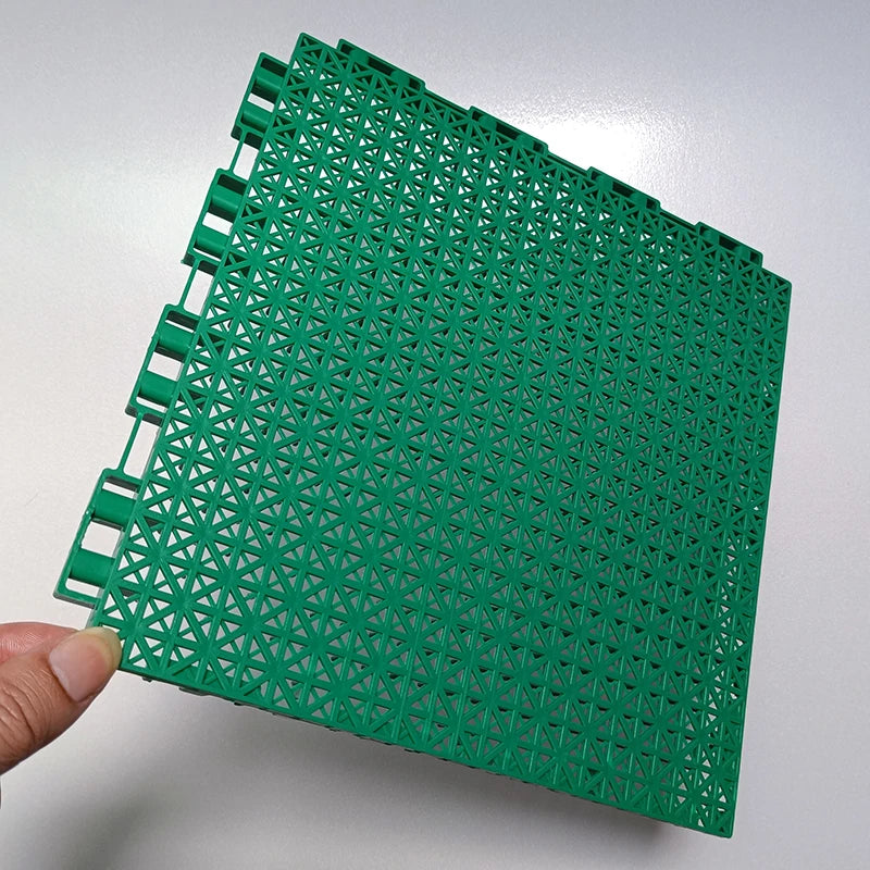 Bathroom splicing mats grid waterproof suspension kindergarten sports floor car wash balcony garden swimming pool plastic tile